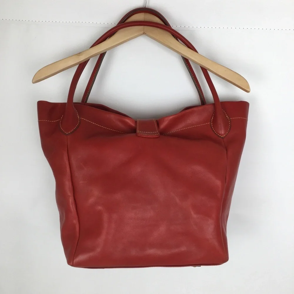 100% Auth Dooney & Bourke Tote Bag Red Leather Locket Clasp